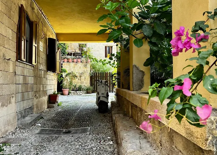 The Knight And The Pomegranate - Luxury Medieval Villa
